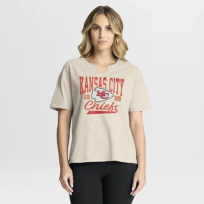 T-shirt Fanatics Tan Kansas City Chiefs Heritage Stadium Slub Boxy pour femmes