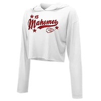 Sweat à capuche Majestic Threads pour femme, modèle Patrick Mahomes, blanc, Kansas City Chiefs, avec logo pailleté.