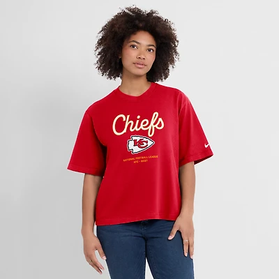 T-shirt Nike rouge Kansas City Chiefs Essential Relaxed Boxy pour femme