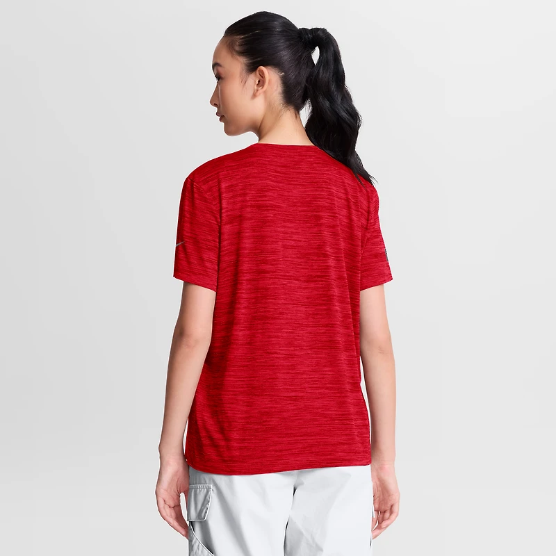 T-shirt Nike rouge Kansas City Chiefs Sideline Velocity Dri-FIT pour femme