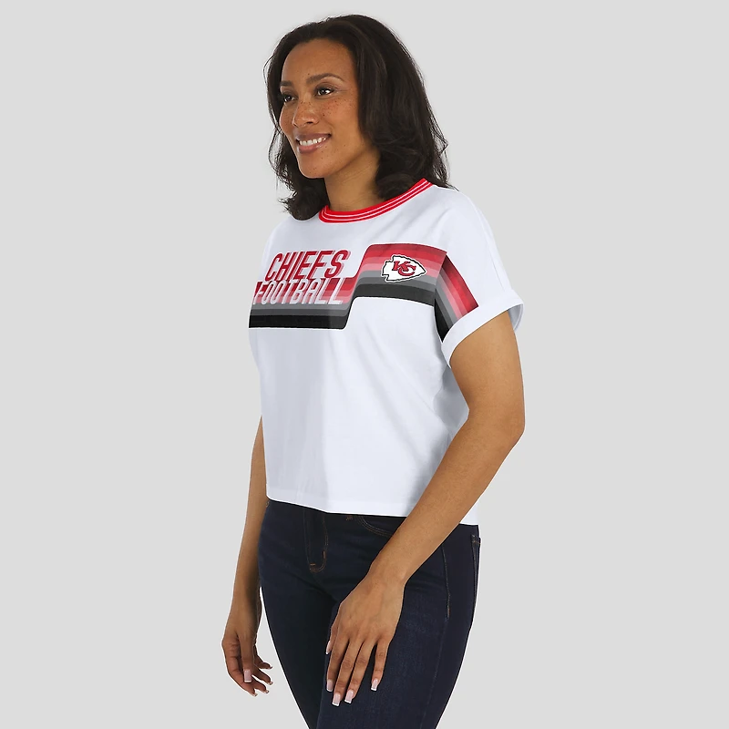 T-shirt court à rayures centrales blanc pour femme WEAR by Erin Andrews des Chiefs de Kansas City
