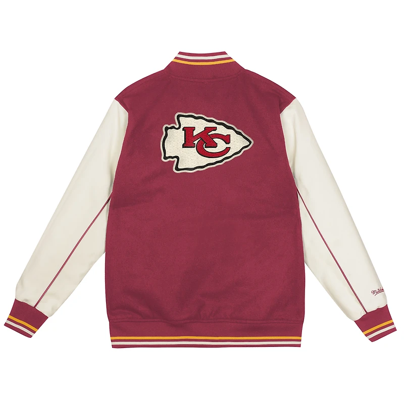 Veste universitaire Mitchell & Ness rouge/crème Kansas City Chiefs pour jeunes, à boutons-pression.