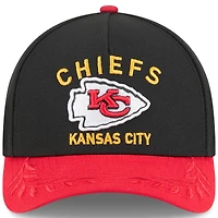 Casquette ajustable New Era noire/rouge Kansas City Chiefs 2025 NFL Draft 9FORTY A-Frame M-Crown pour jeune