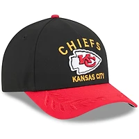 Casquette ajustable New Era noire/rouge Kansas City Chiefs 2025 NFL Draft 9FORTY A-Frame M-Crown pour jeune