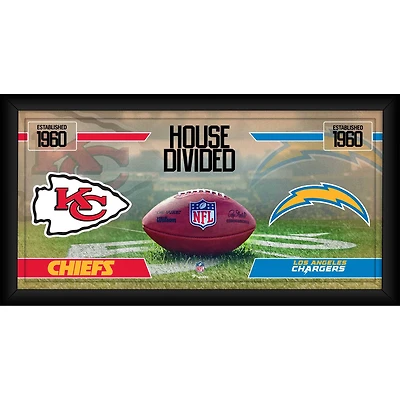 Collage de football américain « Kansas City Chiefs contre Los Angeles Chargers » encadré (25 x 50 cm)