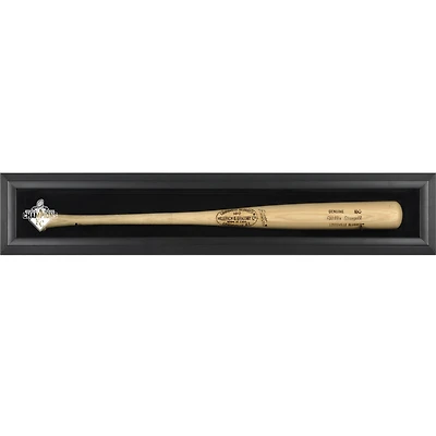 Bâton de baseball encadré noir, fixé au mur, avec logo des champions de la Série mondiale 2015 des Royals de Kansas City. Vitrine commémorative.