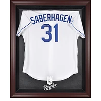 Vitrine de présentation du maillot avec logo encadré en acajou des Royals de Kansas City