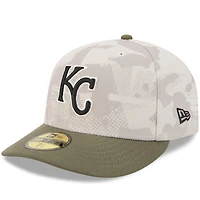 Casquette ajustée 59FIFTY pour homme New Era beige clair/olive Kansas City Royals 2025 Armed Forces Day