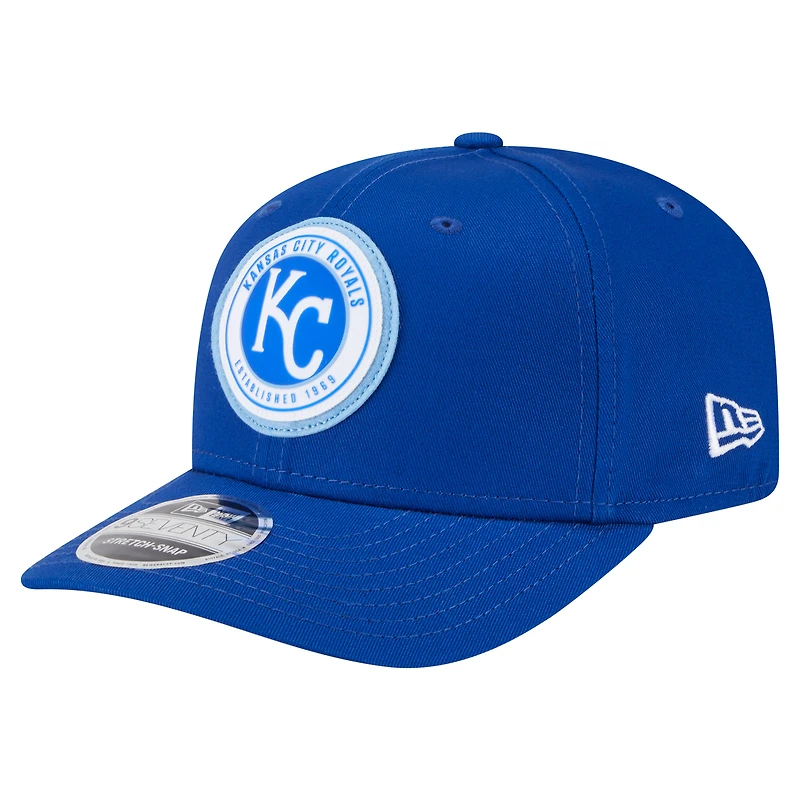 Casquette extensible à bouton-pression New Era Royal Kansas City Royals Circle Patch 9SEVENTY pour homme