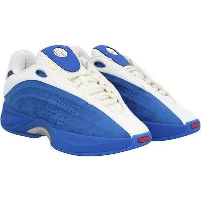 Chaussures adidas Nova blanches/bleues royales des Kansas Jayhawks, issues du programme d'athlétisme