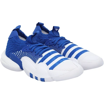 Chaussures adidas Trae 2 blanches/bleues de l'équipe des Kansas Jayhawks du programme basket-ball