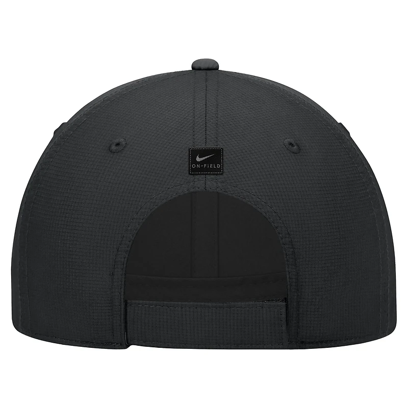 Casquette ajustable Nike noire Kansas State Wildcats 2025 On-Field Club Performance pour homme
