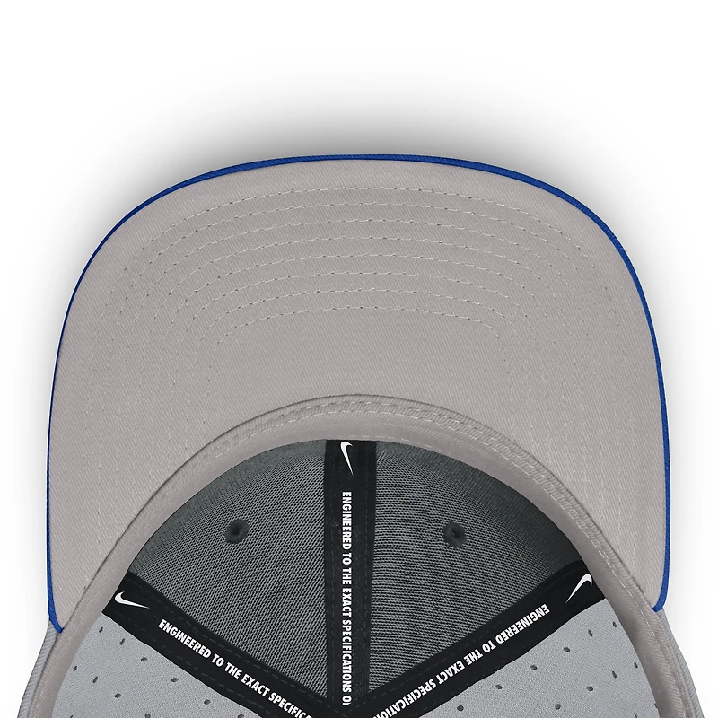 Casquette ajustée Nike Kentucky Wildcats On-Field Dugout True Performance pour homme, grise