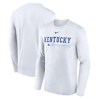 T-shirt Nike blanc à manches longues Kentucky Wildcats 2025 Courtside Basketball Shootaround Legend Dri-FIT pour homme