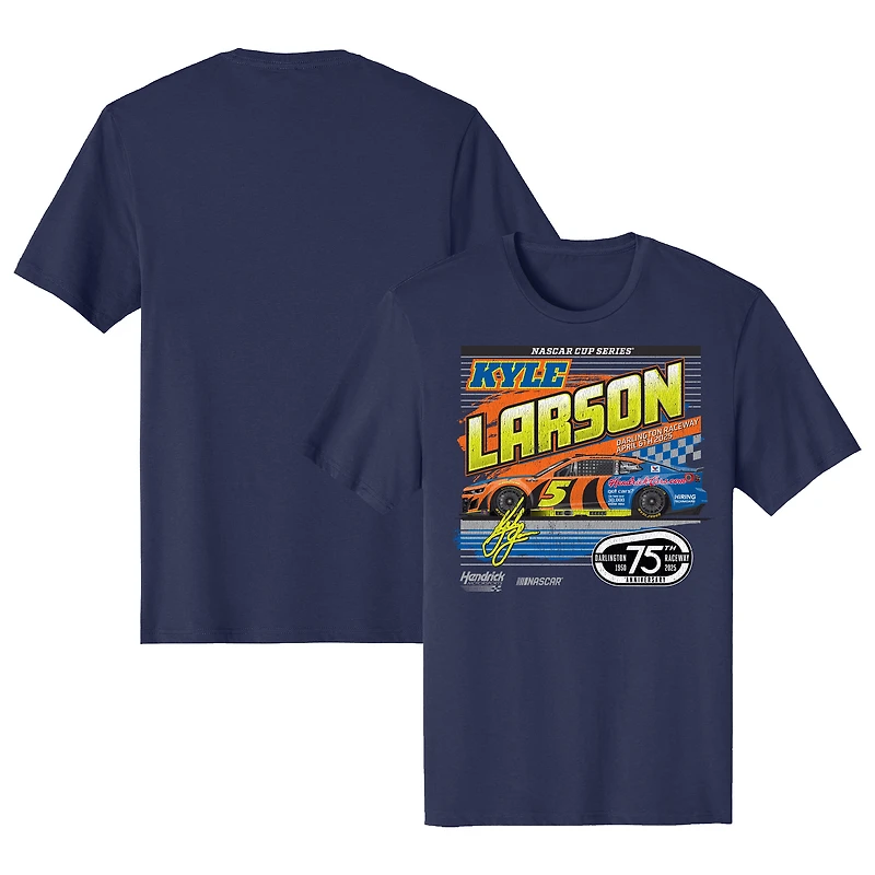 T-shirt rétro pour homme de la collection Hendrick Motorsports Team, bleu marine, Kyle Larson, HendrickCars.com, Darlington