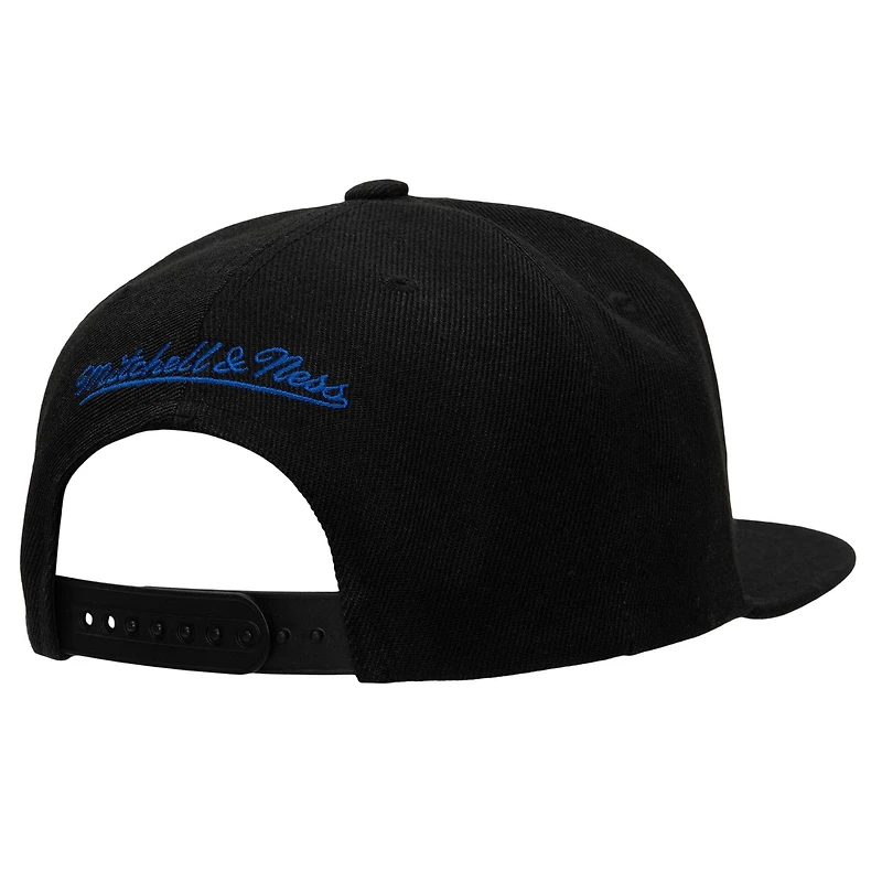 Men's Mitchell & Ness Black LA Clippers Core Basic Snapback Hat