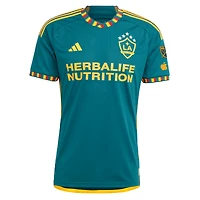 Maillot de joueur authentique adidas Riqui Puig pour homme, vert LA Galaxy 2024 Kit