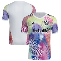 Haut d'avant-match adidas blanc LA Galaxy 2025 Pride pour homme