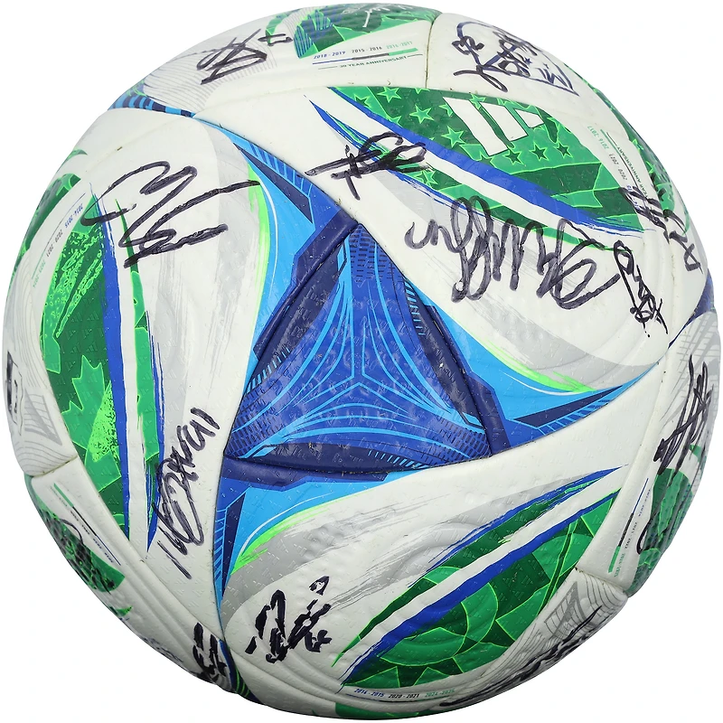 Ballon de football LAFC utilisé lors d'un match, autographié par 28 joueurs (saison 2025 de la MLS) - NF70438434