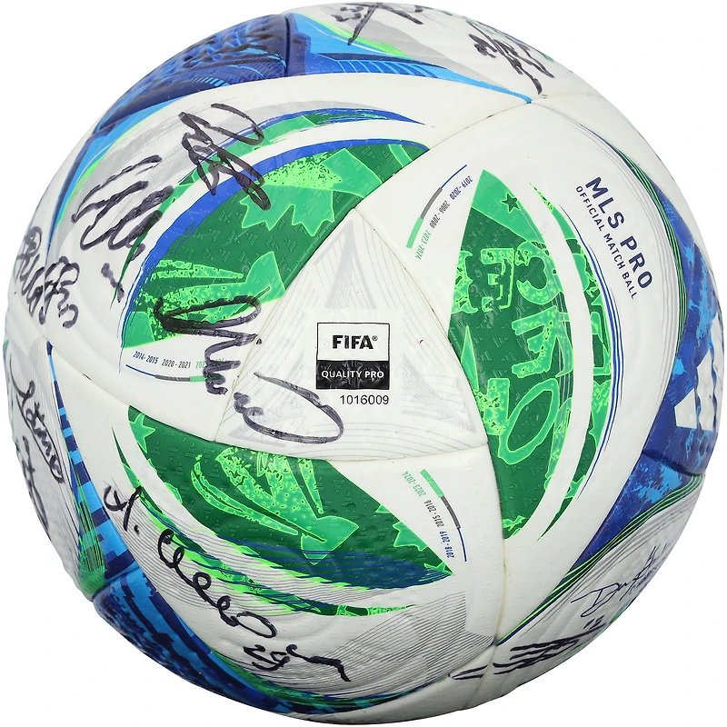 Ballon de football LAFC utilisé lors d'un match et autographié par 28 joueurs (saison 2025 de la MLS