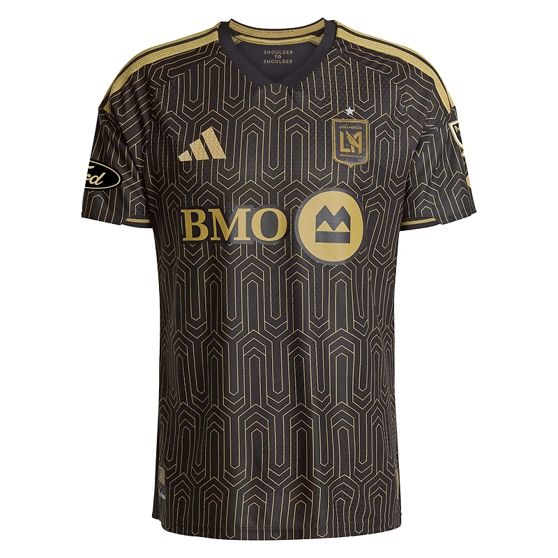 Maillot authentique adidas Son Heung-Min LAFC 2026, tenue principale noire, avec patch porté sur le terrain.