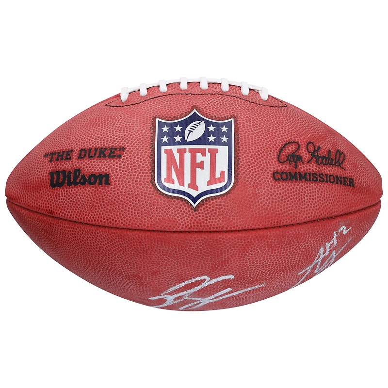 Ballon de football Wilson Duke en couleur, autographié par Ashton Jeanty et Geno Smith, des Raiders de Las Vegas.