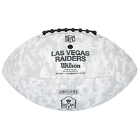 Ballon de football américain autographié par Ashton Jeanty des Las Vegas Raiders, hommage au service Wilson 2024