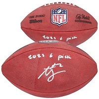 Ballon de football américain Wilson Duke en couleur, autographié par Ashton Jeanty des Raiders de Las Vegas, avec inscription « Choix n° 6 de la saison 2025 ».