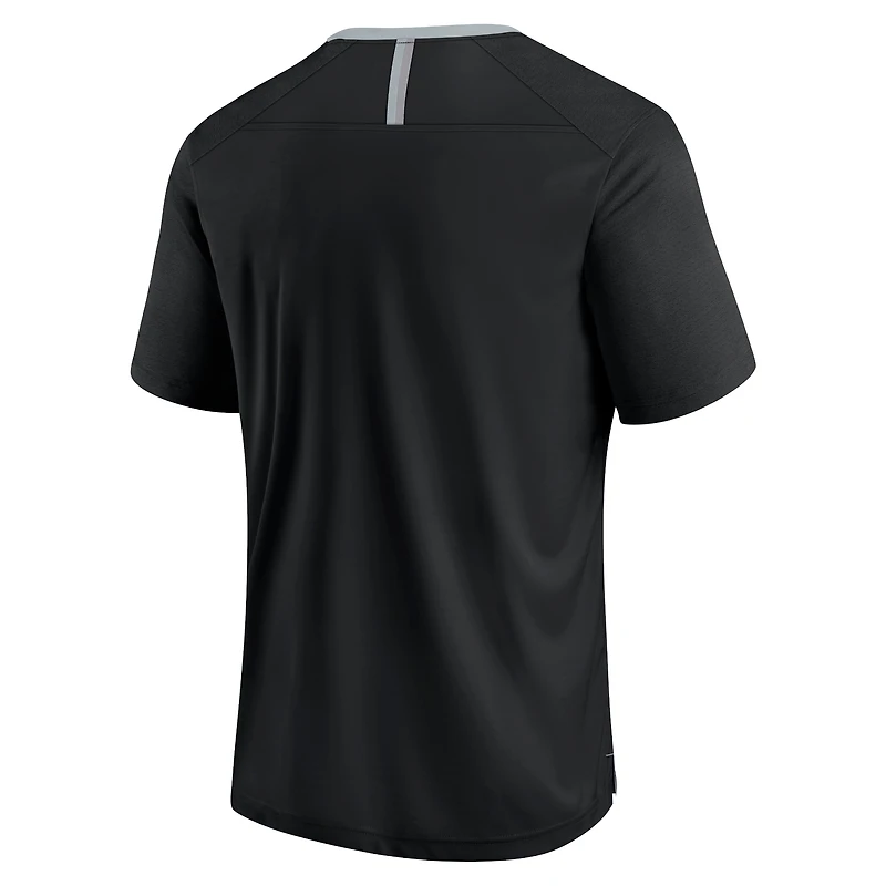 Men's Fanatics Black Las Vegas Raiders Defender Fade Slant T-Shirt
