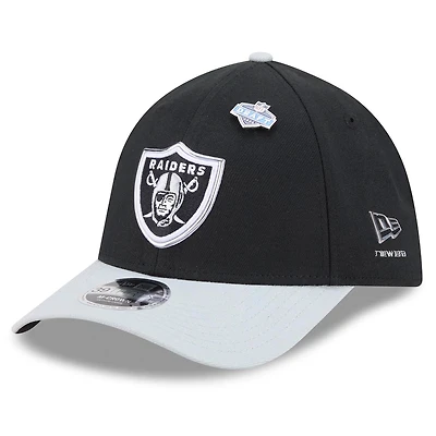 Men's New Era Black/Silver Las Vegas Raiders 2026 NFL Draft 39THIRTY M-Crown Flex Hat