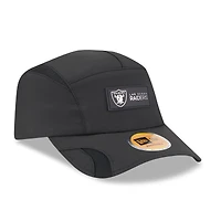 Casquette ajustable noire New Era Las Vegas Raiders 2025 Sideline Runner pour homme