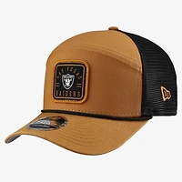 Casquette trucker ajustable New Era marron/noir Las Vegas Raiders pour homme, modèle 9SEVENTY, à panneaux séparés.