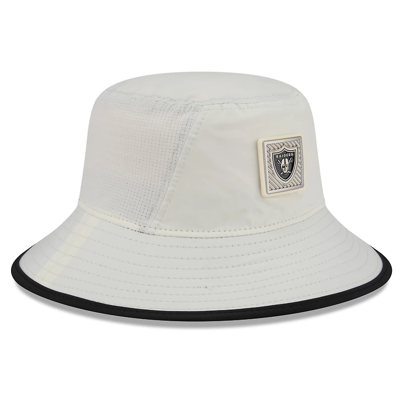 Bob New Era crème pour homme, Las Vegas Raiders , camp d'entraînement NFL 2026