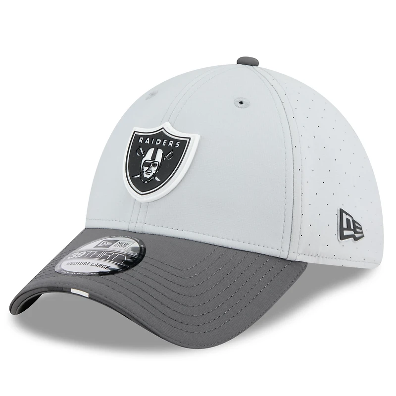 Men's New Era Gray/Graphite Las Vegas Raiders 2025 NFL Training Camp 39THIRTY Flex Hat