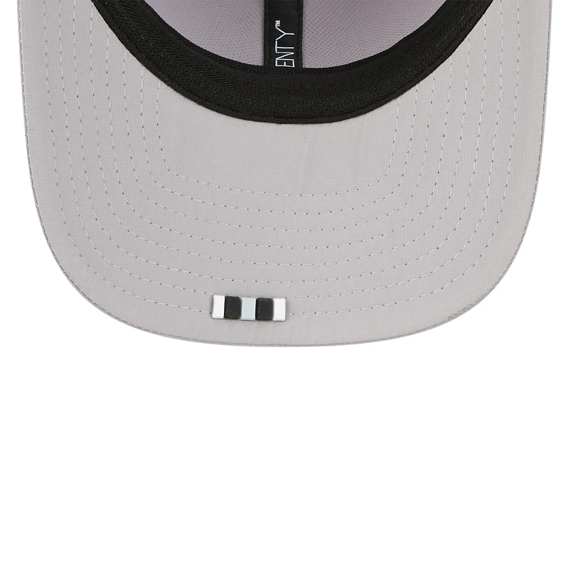 Casquette camionneur ajustable 9SEVENTY grise New Era pour homme, édition 2025 des Las Vegas Raiders