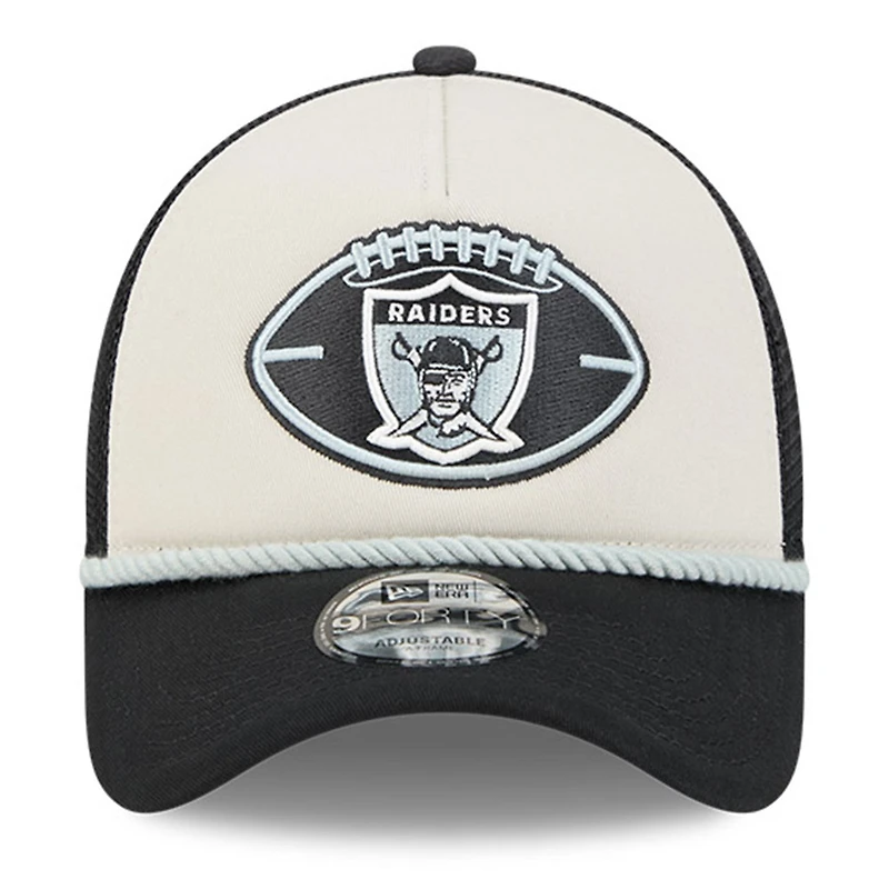 Casquette réglable de camionneur A-Frame New Era pour hommes, pierre/noir, Las Vegas Raiders 2024 Sideline Historic 9FORTY