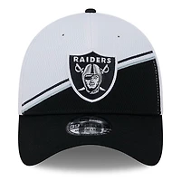Men's New Era  White/Black Las Vegas Raiders 2023 Sideline 39THIRTY Flex Hat