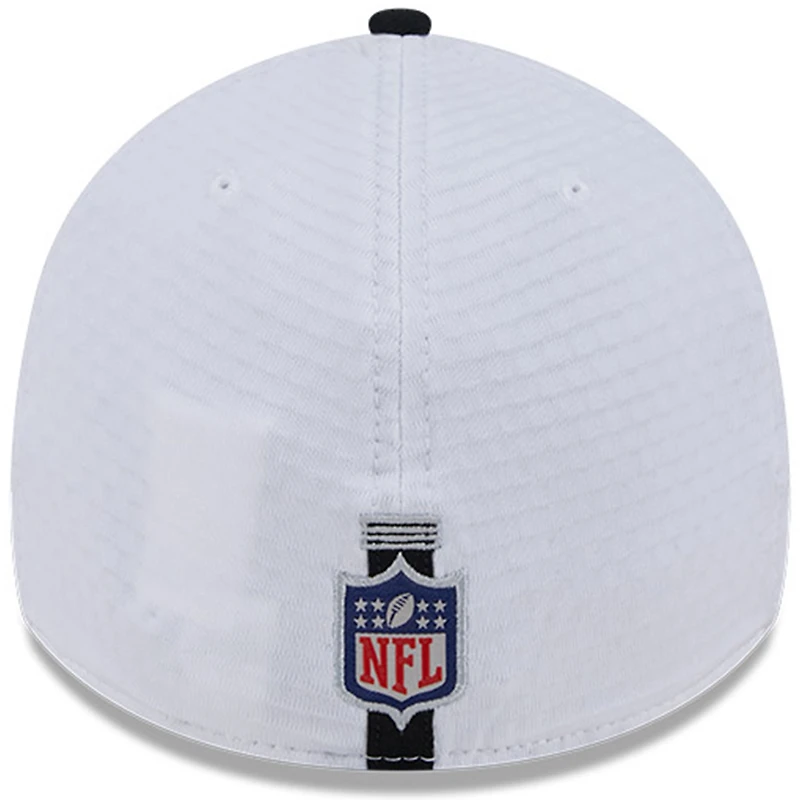 Casquette flexible 39THIRTY New Era pour hommes des Las Vegas Raiders 2024 NFL Training Camp, blanc/noir