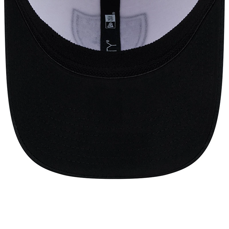 Casquette flexible 39THIRTY New Era pour hommes des Las Vegas Raiders 2024 NFL Training Camp, blanc/noir