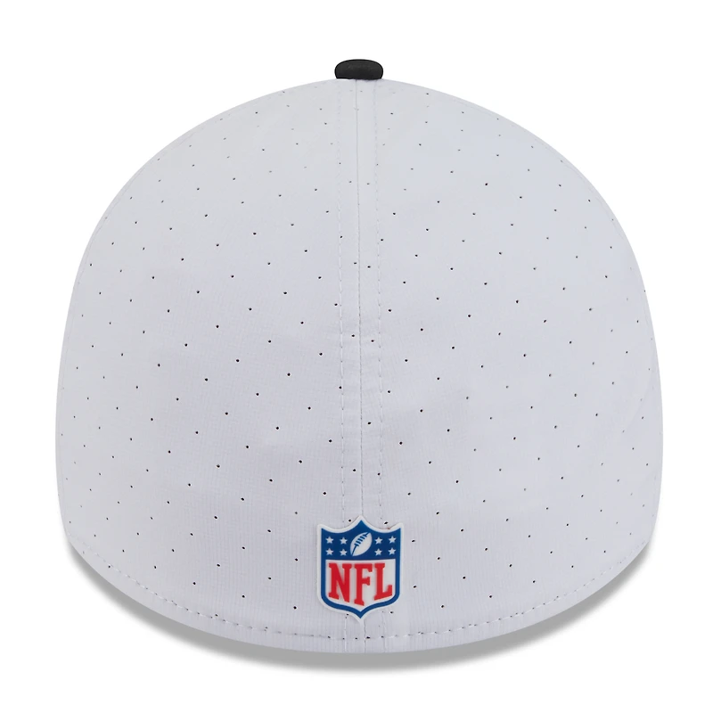 Men's New Era White/Black Las Vegas Raiders 2025 NFL Training Camp 39THIRTY Flex Hat