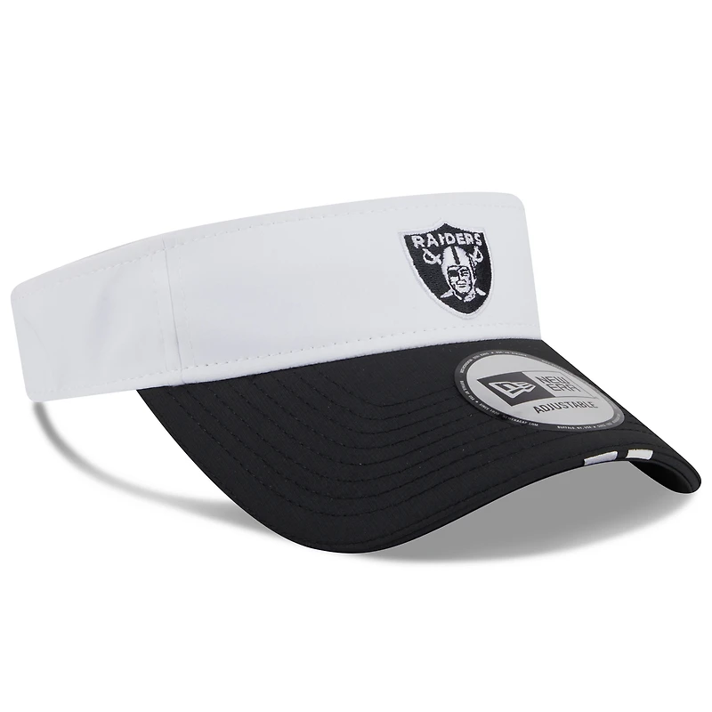 Visière ajustable New Era blanche/noire pour homme, camp d'entraînement NFL 2025 des Las Vegas Raiders