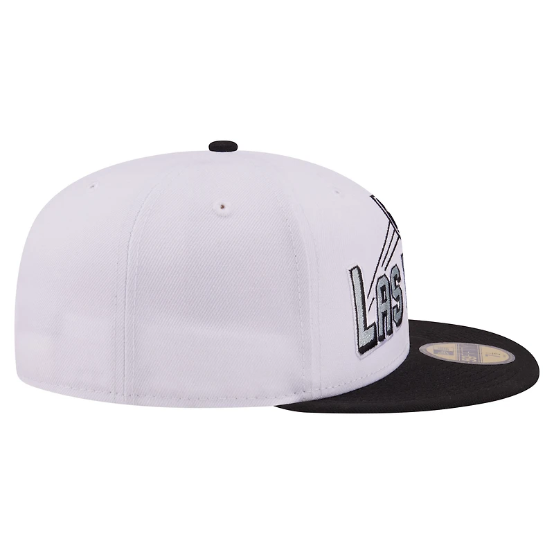 Casquette ajustée New Era 59FIFTY pour homme, blanche et noire, Las Vegas Raiders, style rétro.