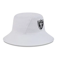 Bob extensible New Era pour hommes des Las Vegas Raiders 2024 NFL Training Camp blanc