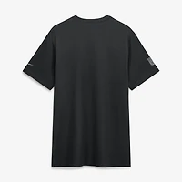 T-shirt Nike Legend Dri-FIT noir pour homme, Las Vegas Raiders, en position de leader.