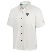Chemise boutonnée rétro blanche Tommy Bahama pour homme Las Vegas Raiders Coconut Matchup Camp