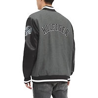 Veste universitaire à bouton-pression Tommy Jeans gris Las Vegas Raiders Gunner pour hommes