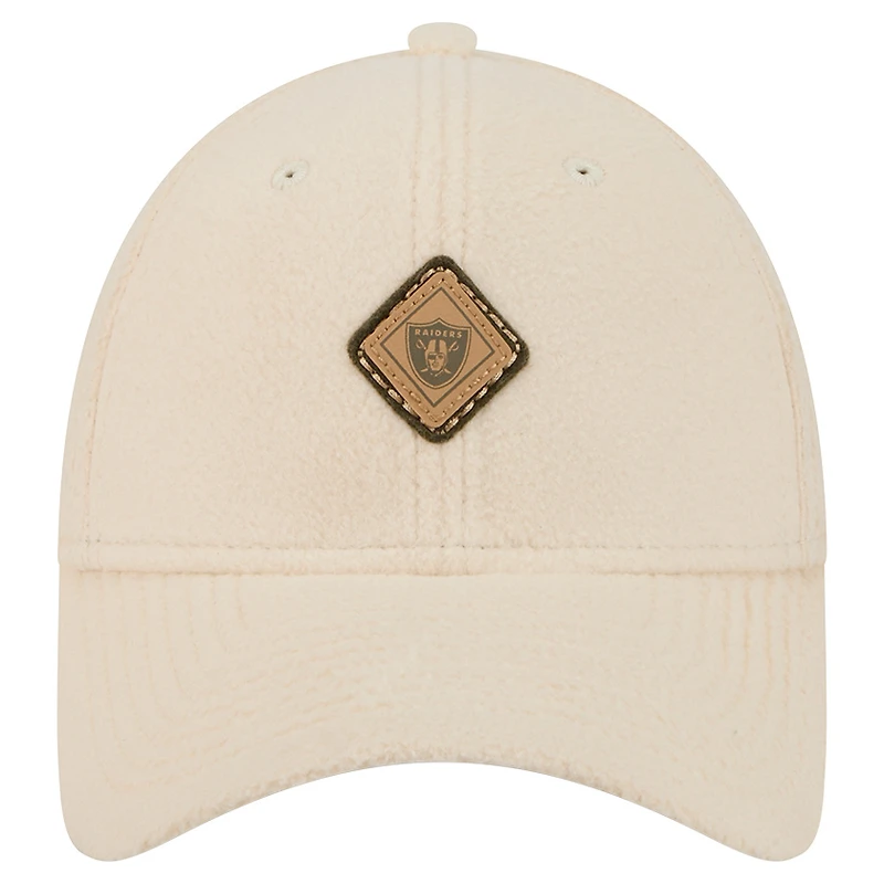 Casquette ajustable confortable 9FORTY crème New Era pour femme des Las Vegas Raiders