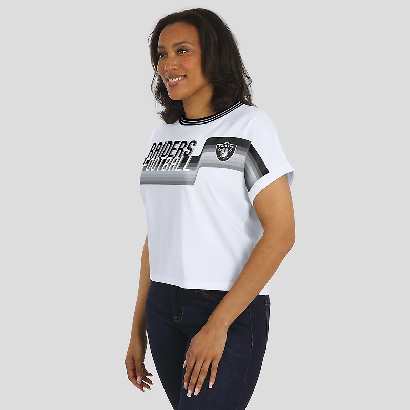 T-shirt court à rayures centrales blanc pour femme WEAR by Erin Andrews des Las Vegas Raiders
