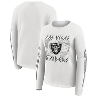 T-shirt blanc à manches longues gaufré pour femme WEAR by Erin Andrews, motif Las Vegas Raiders