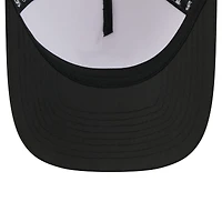 Casquette ajustable New Era 9FORTY blanche/noire pour jeune, camp d'entraînement NFL 2025 des Las Vegas Raiders